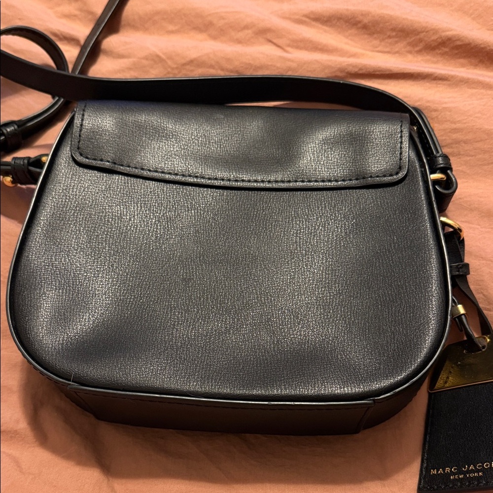 Marc Jacobs Elegant Black Crossbody Bag - Picture 5 of 5